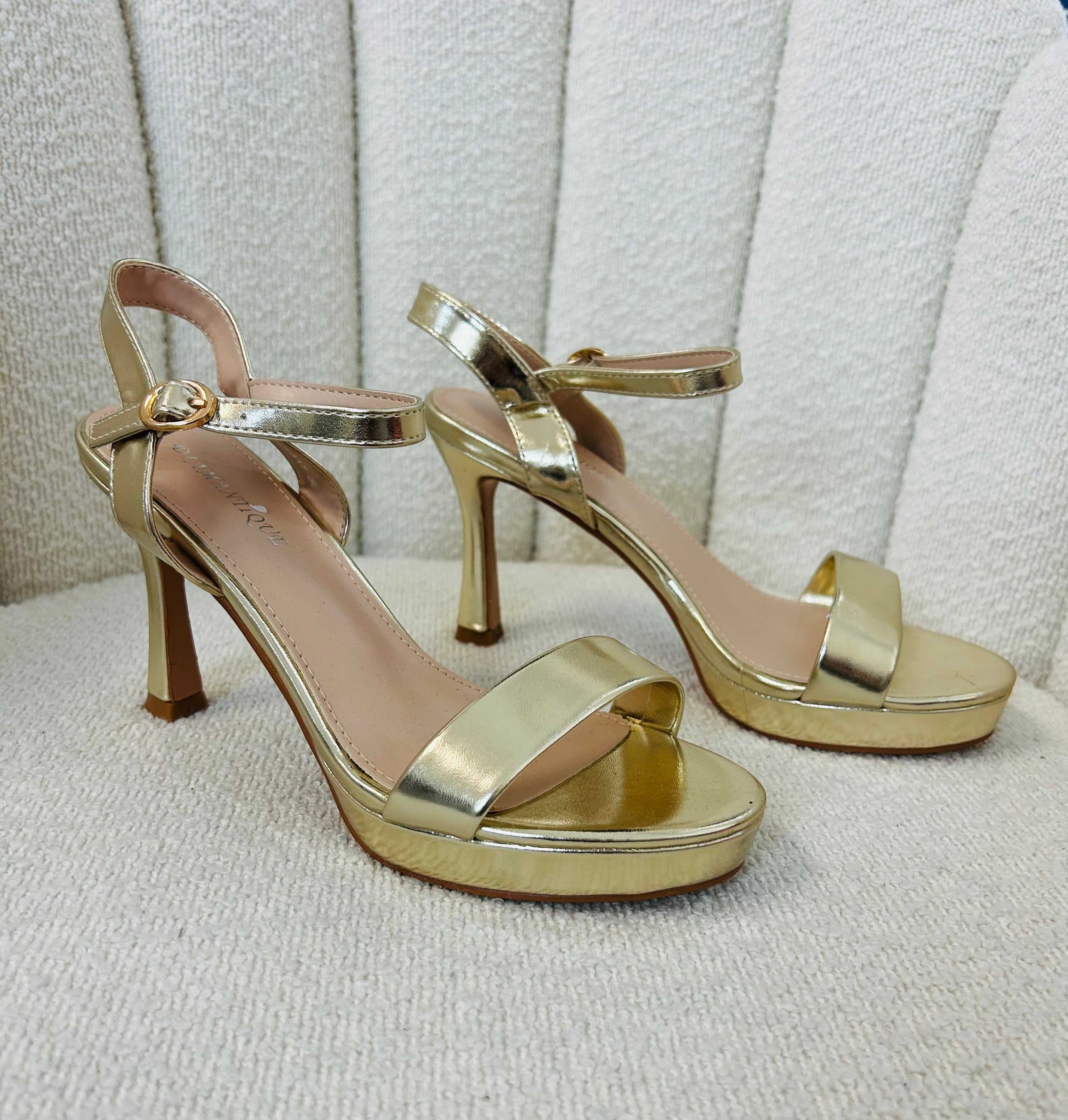 Sandalo con tacco gold