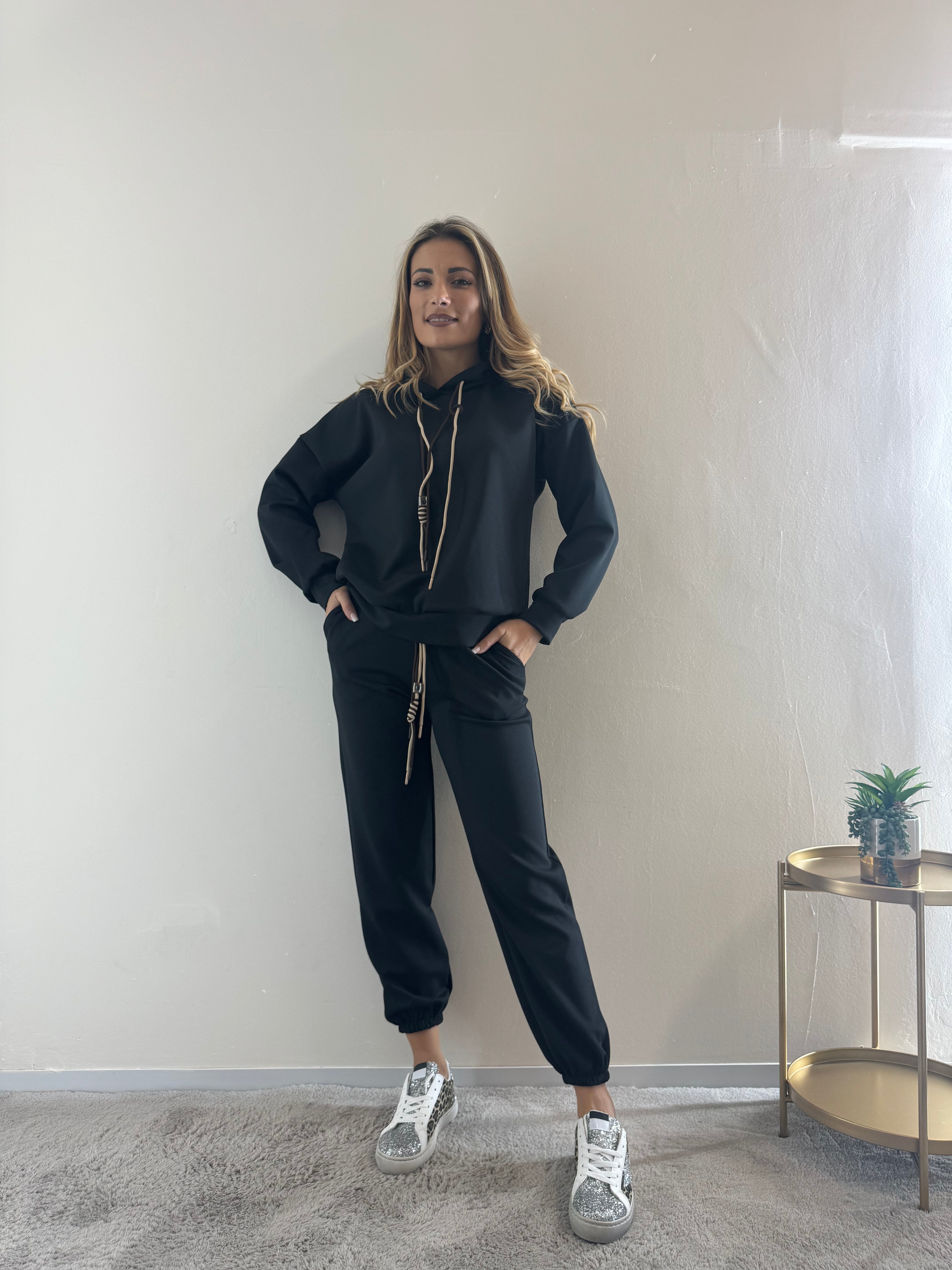 Tuta Cappuccio Black