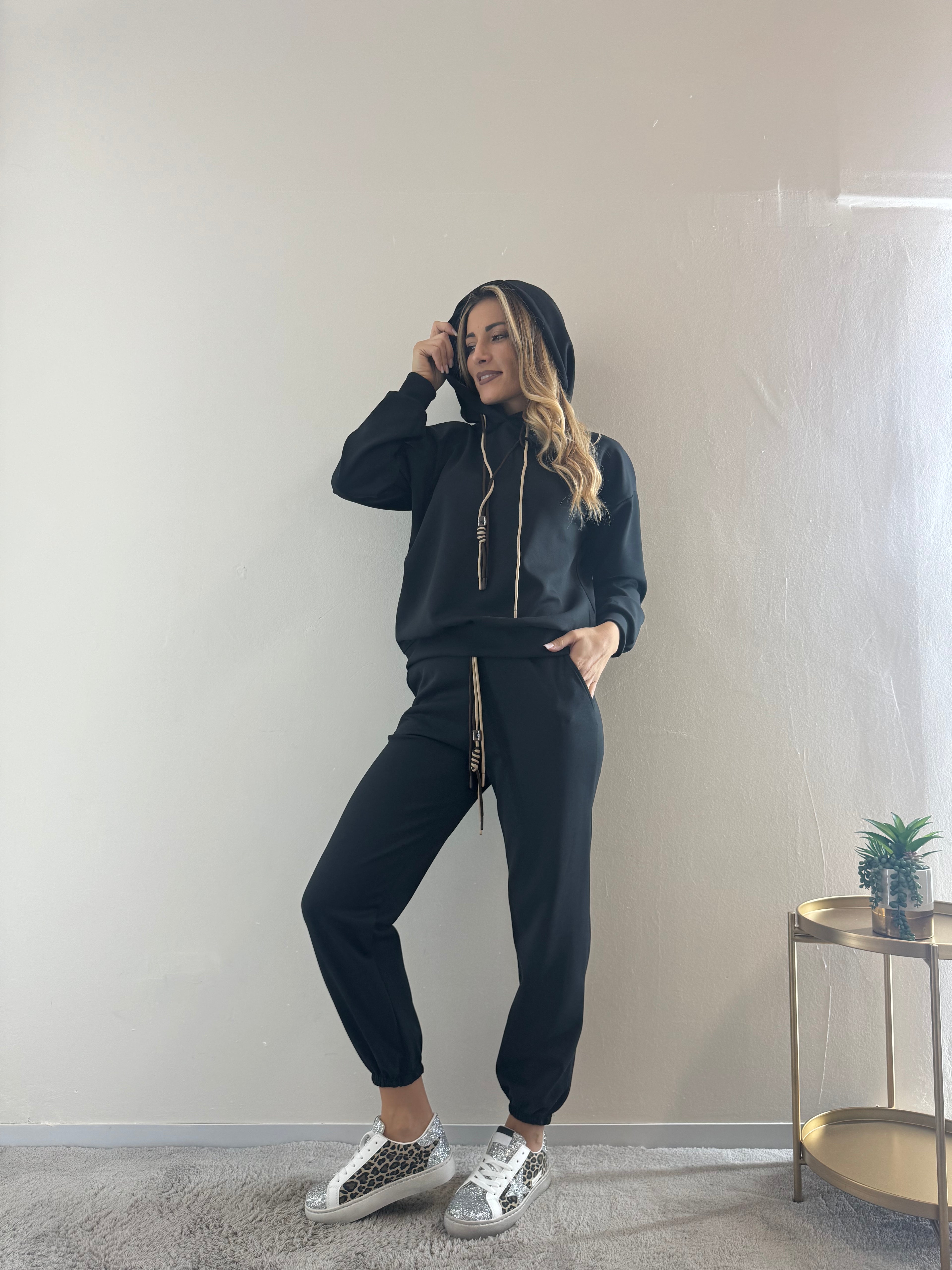 Tuta Cappuccio Black