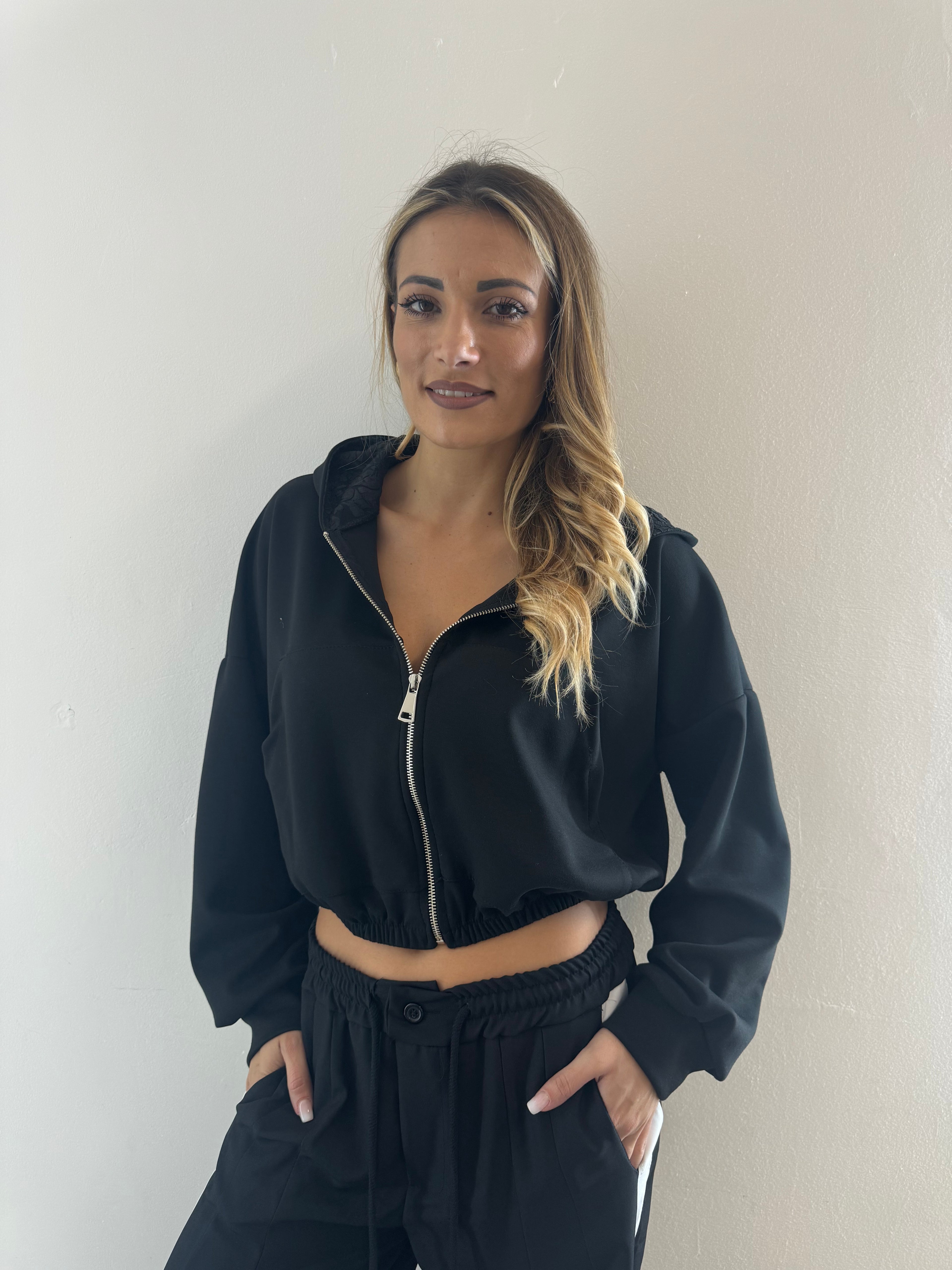 Felpa Crop Cappuccio Black