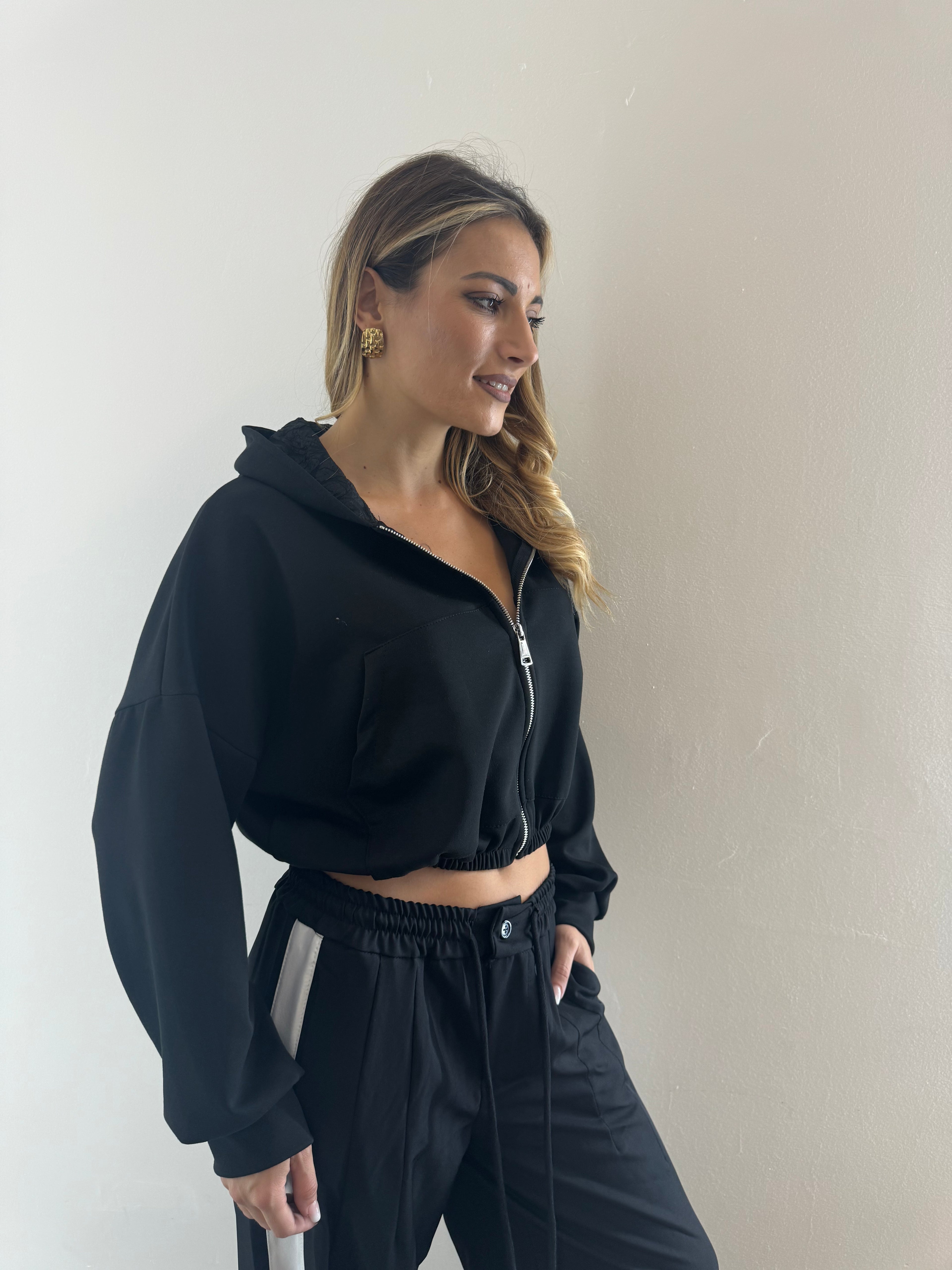 Felpa Crop Cappuccio Black