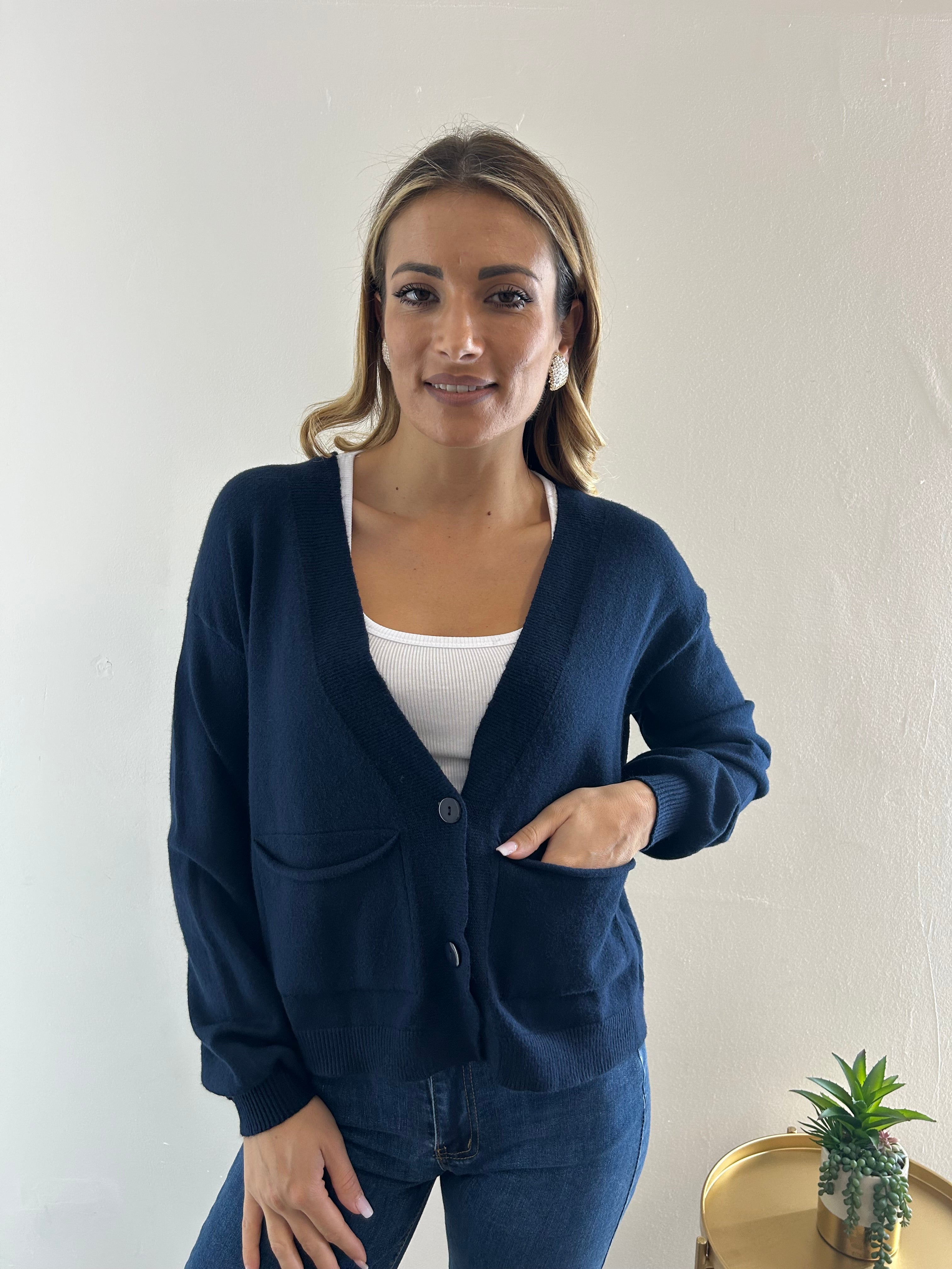 Cardigan Over Blu Notte