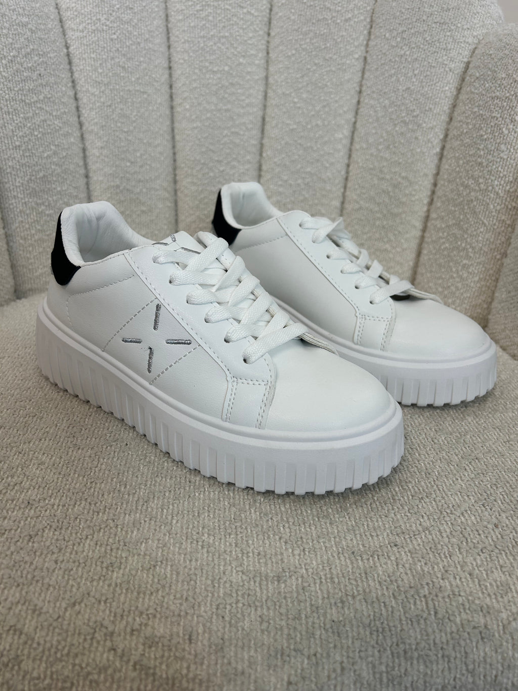 Sneakers White