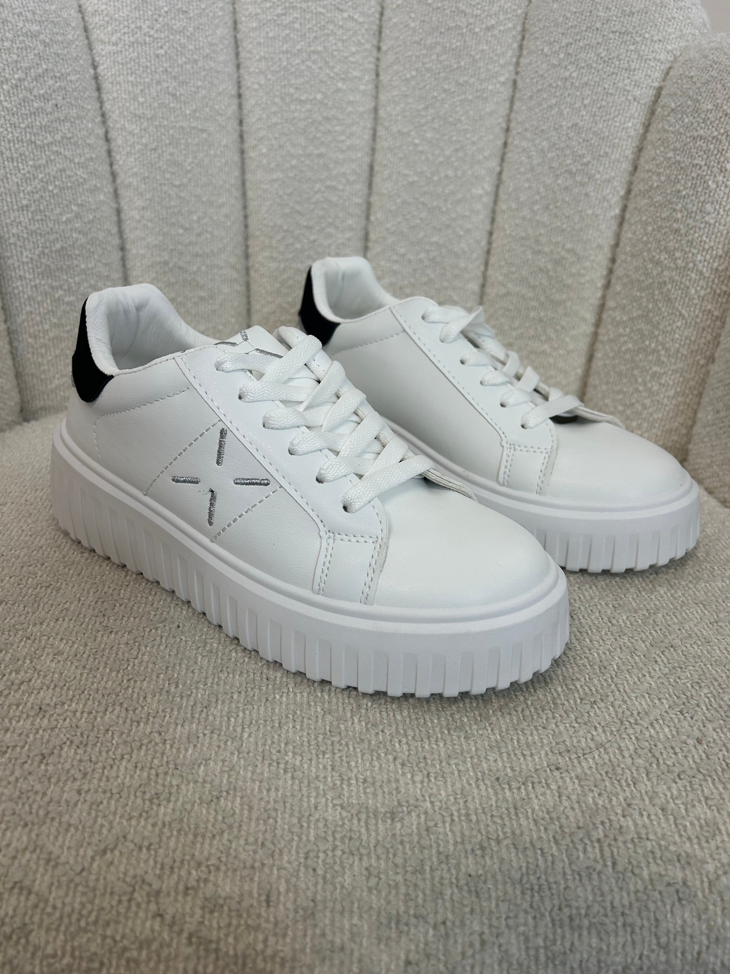 Sneakers White